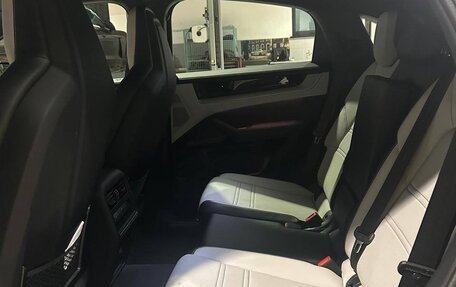 Porsche Cayenne III, 2025 год, 18 490 000 рублей, 12 фотография