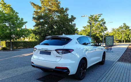 Maserati Levante I, 2023 год, 7 777 777 рублей, 5 фотография