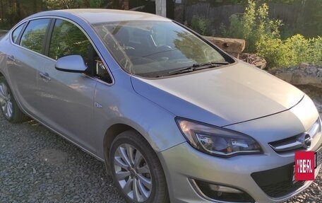 Opel Astra J, 2013 год, 980 000 рублей, 2 фотография