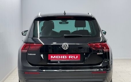 Volkswagen Tiguan II, 2019 год, 2 198 000 рублей, 3 фотография