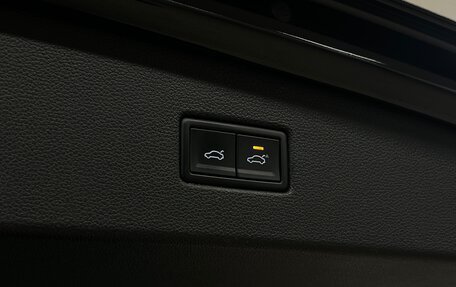 Volkswagen Tiguan II, 2019 год, 2 198 000 рублей, 21 фотография