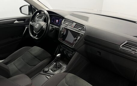 Volkswagen Tiguan II, 2019 год, 2 198 000 рублей, 16 фотография