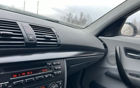 BMW 1 серия, 2004 год, 800 000 рублей, 32 фотография