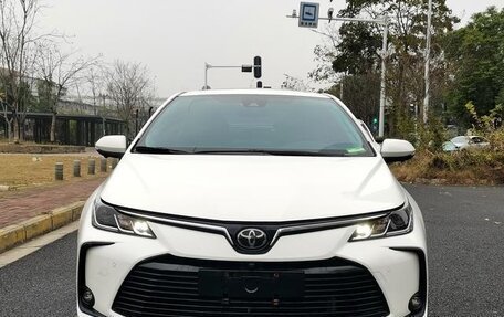 Toyota Corolla, 2022 год, 1 350 000 рублей, 2 фотография