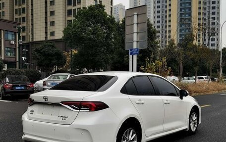 Toyota Corolla, 2022 год, 1 350 000 рублей, 5 фотография