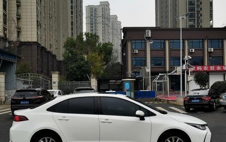 Toyota Corolla, 2022 год, 1 350 000 рублей, 4 фотография