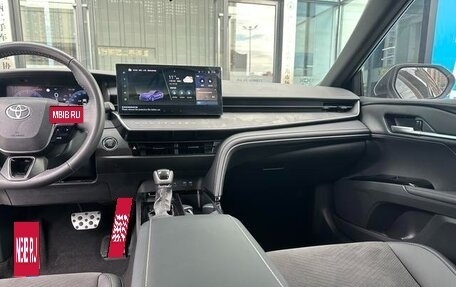 Toyota Camry, 2025 год, 3 560 000 рублей, 15 фотография