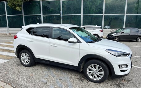 Hyundai Tucson III, 2018 год, 2 450 000 рублей, 4 фотография
