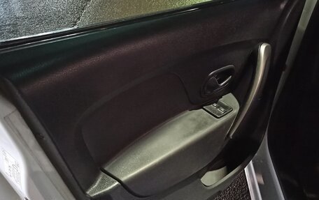 Renault Logan II, 2014 год, 370 000 рублей, 10 фотография