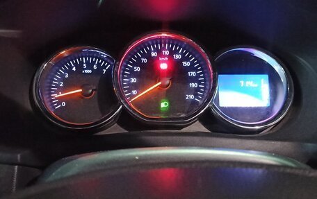 Renault Logan II, 2014 год, 370 000 рублей, 11 фотография