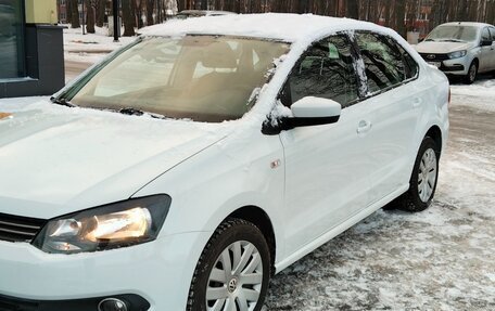 Volkswagen Polo VI (EU Market), 2013 год, 700 000 рублей, 2 фотография
