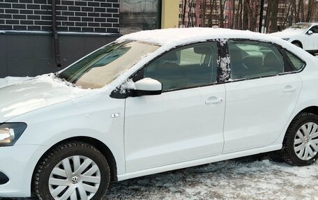 Volkswagen Polo VI (EU Market), 2013 год, 700 000 рублей, 3 фотография