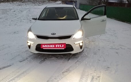 KIA Rio IV, 2018 год, 1 310 000 рублей, 40 фотография
