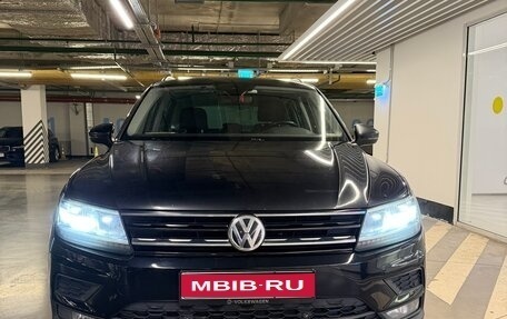 Volkswagen Tiguan II, 2019 год, 2 050 000 рублей, 1 фотография