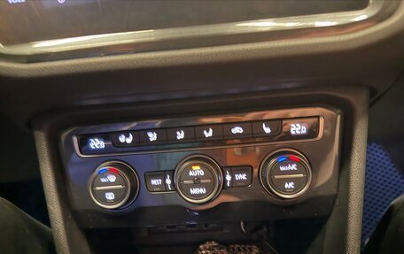 Volkswagen Tiguan II, 2019 год, 2 050 000 рублей, 6 фотография