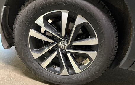 Volkswagen Tiguan II, 2019 год, 2 050 000 рублей, 13 фотография