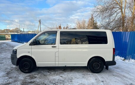 Volkswagen Caravelle T5, 2010 год, 1 920 000 рублей, 4 фотография