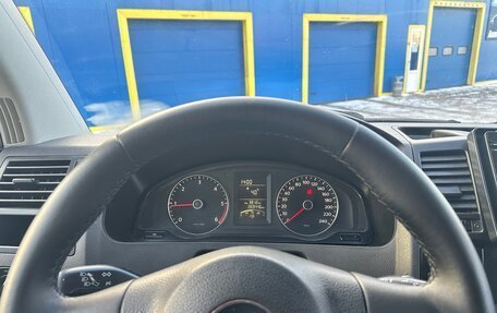 Volkswagen Caravelle T5, 2010 год, 1 920 000 рублей, 12 фотография