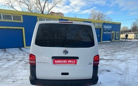 Volkswagen Caravelle T5, 2010 год, 1 920 000 рублей, 3 фотография
