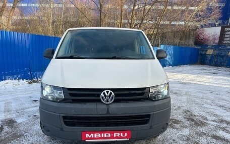 Volkswagen Caravelle T5, 2010 год, 1 920 000 рублей, 2 фотография