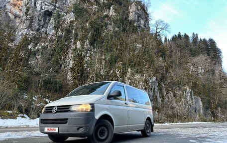 Volkswagen Caravelle T5, 2010 год, 1 920 000 рублей, 20 фотография