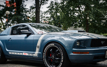 Ford Mustang VI рестайлинг, 2005 год, 7 100 000 рублей, 3 фотография