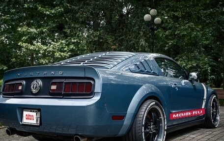 Ford Mustang VI рестайлинг, 2005 год, 7 100 000 рублей, 2 фотография