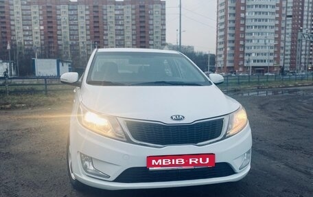 KIA Rio III рестайлинг, 2013 год, 830 000 рублей, 1 фотография