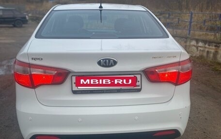 KIA Rio III рестайлинг, 2013 год, 830 000 рублей, 2 фотография