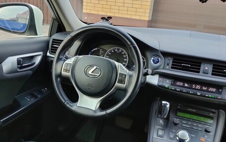 Lexus CT I рестайлинг, 2012 год, 1 550 000 рублей, 23 фотография