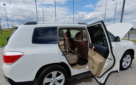 Toyota Highlander III, 2013 год, 1 900 000 рублей, 5 фотография