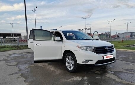 Toyota Highlander III, 2013 год, 1 900 000 рублей, 15 фотография