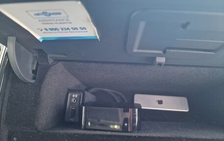 Volkswagen Multivan T6 рестайлинг, 2017 год, 3 900 000 рублей, 21 фотография