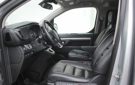 Peugeot Traveller I, 2018 год, 2 665 000 рублей, 10 фотография