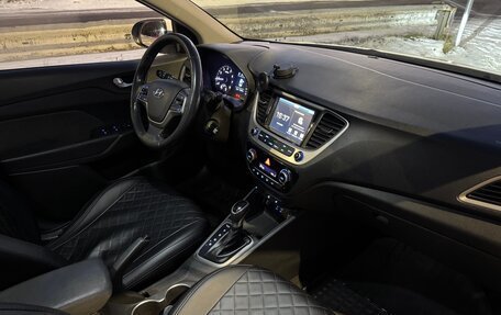 Hyundai Solaris II рестайлинг, 2018 год, 1 380 000 рублей, 11 фотография