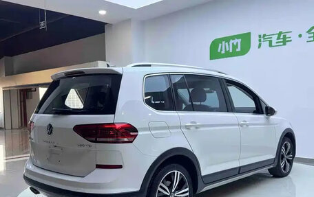 Volkswagen Touran III, 2021 год, 2 133 069 рублей, 6 фотография