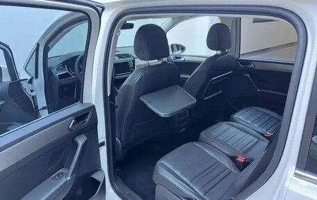 Volkswagen Touran III, 2021 год, 2 133 069 рублей, 21 фотография