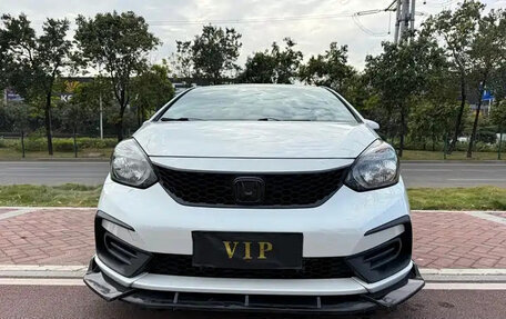 Honda Fit, 2023 год, 1 060 586 рублей, 2 фотография