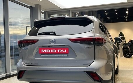 Toyota Highlander, 2025 год, 6 499 000 рублей, 9 фотография