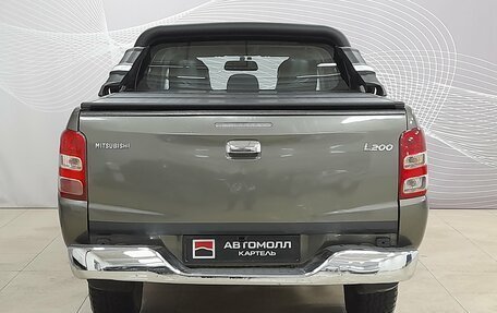 Mitsubishi L200 IV рестайлинг, 2015 год, 1 750 000 рублей, 6 фотография