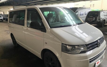 Volkswagen Multivan T5, 2013 год, 2 000 000 рублей, 3 фотография