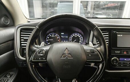 Mitsubishi Outlander III рестайлинг 3, 2016 год, 1 650 000 рублей, 10 фотография