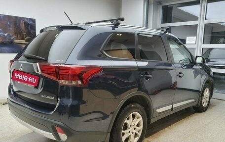 Mitsubishi Outlander III рестайлинг 3, 2016 год, 1 650 000 рублей, 5 фотография