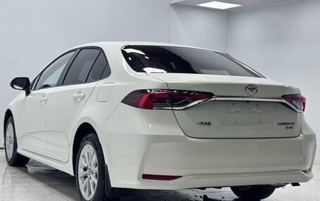 Toyota Corolla, 2022 год, 1 940 000 рублей, 5 фотография