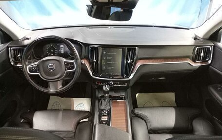 Volvo V60 Cross Country II, 2020 год, 3 500 730 рублей, 5 фотография