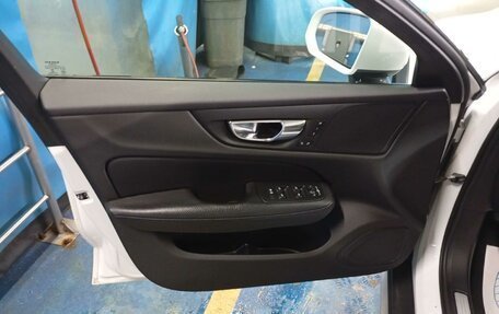 Volvo V60 Cross Country II, 2020 год, 3 500 730 рублей, 9 фотография