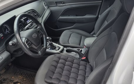 Hyundai Elantra VI рестайлинг, 2018 год, 950 000 рублей, 4 фотография