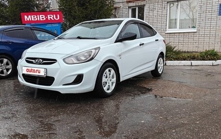Hyundai Solaris II рестайлинг, 2014 год, 850 000 рублей, 3 фотография