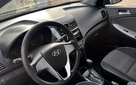 Hyundai Solaris II рестайлинг, 2012 год, 970 000 рублей, 7 фотография