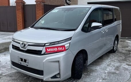 Toyota Voxy III, 2019 год, 2 850 000 рублей, 1 фотография